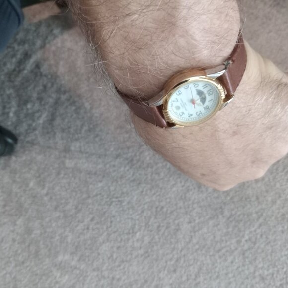 White Stag ladies MOON PHASE watch. - Picture 8 of 9